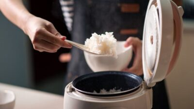 Cara Menyimpan Nasi Sisa Agar Tidak Bau Apek