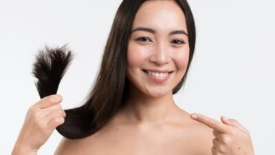 Tips Merawat Rambut Kering dan Bercabang secara Efektif