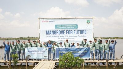 Menanam 4.000 Bibit Mangrove: Tanggung Jawab Lingkungan