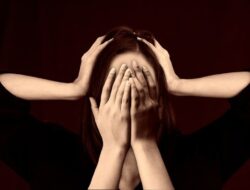 Alasan Mengapa Anda Harus Berhenti Melihat Berita Negatif sebelum Tidur