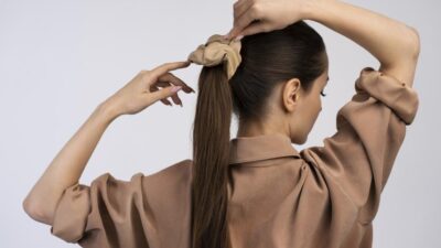 Penting! Bahaya Nguncir Rambut Basah untuk Kesehatan Mahkota