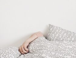 Mendengkur Saat Tidur: Apakah Ini Tanda Bahaya Jantung?