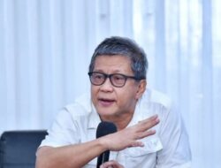 Rocky Gerung: Bubarkan DPR Karena Produknya Buruk