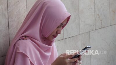 Cara Redam Kecemasan di Tengah Banjir Berita: Tips dari Psikolog